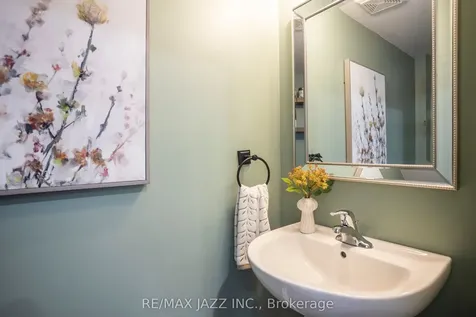 61 Markham Trail Clarington ON L1C 0S4