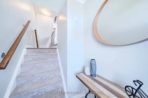 506 Rossland Road W Ajax ON L1T 0N5