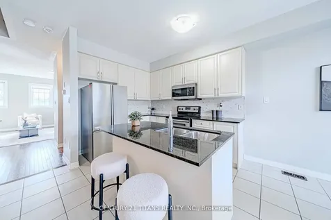 506 Rossland Road W Ajax ON L1T 0N5