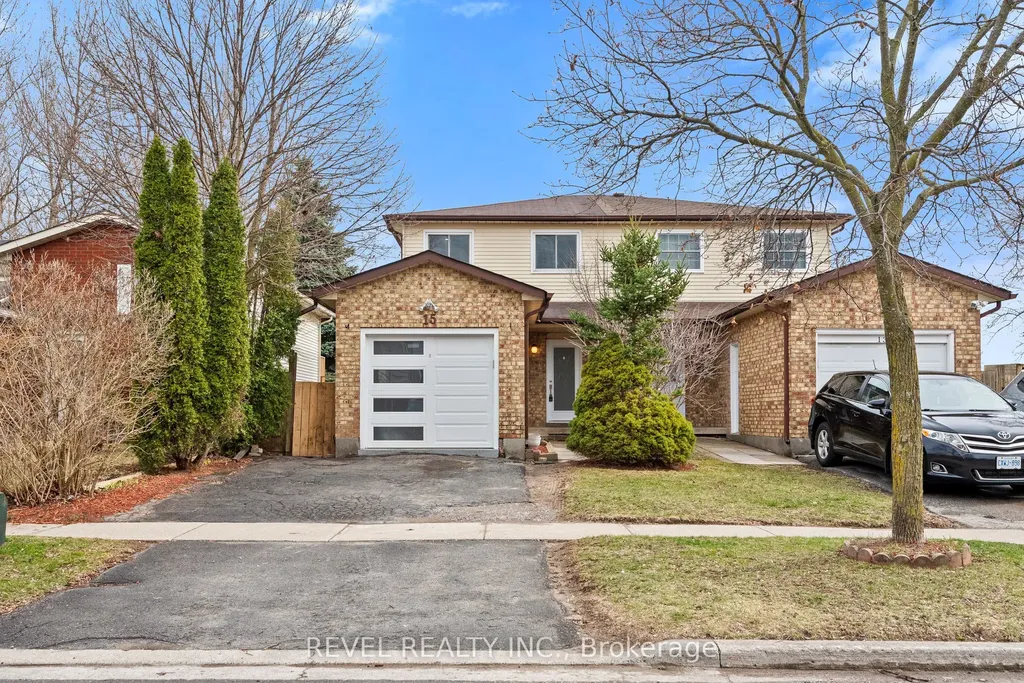 15 Hartsfield Drive Clarington ON L1E 1M8