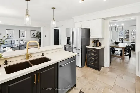 32 Brookhouse Drive Clarington ON L1B 1N8