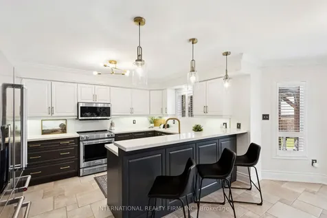 32 Brookhouse Drive Clarington ON L1B 1N8