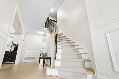 32 Brookhouse Drive Clarington ON L1B 1N8