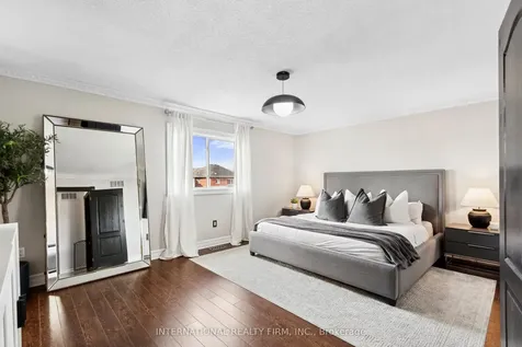 32 Brookhouse Drive Clarington ON L1B 1N8