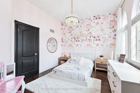 32 Brookhouse Drive Clarington ON L1B 1N8