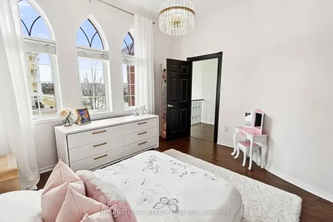 32 Brookhouse Drive Clarington ON L1B 1N8