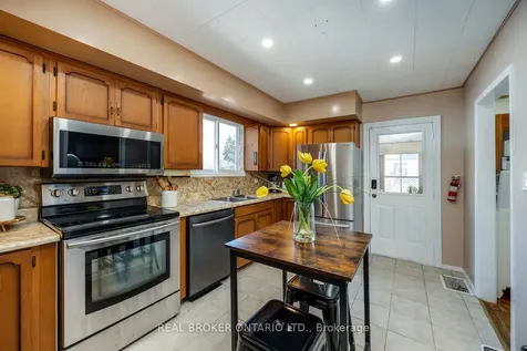 6 Waverley Road Clarington ON L1C 1K7