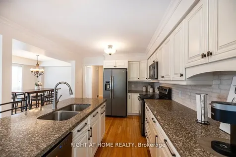 14 Brownstone Crescent Clarington ON L1E 2Y1