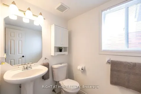 14 Brownstone Crescent Clarington ON L1E 2Y1