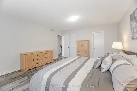 68 Trawley Crescent Ajax ON L1S 5X7