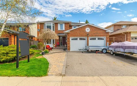 32 Farrow Crescent Ajax ON L1S 4W6