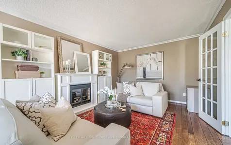 32 Farrow Crescent Ajax ON L1S 4W6