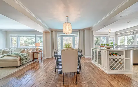 32 Farrow Crescent Ajax ON L1S 4W6