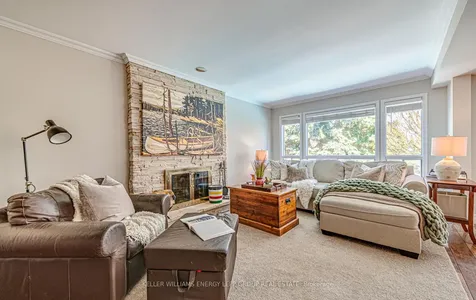 32 Farrow Crescent Ajax ON L1S 4W6