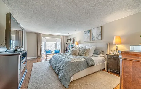 32 Farrow Crescent Ajax ON L1S 4W6