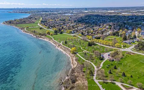 32 Farrow Crescent Ajax ON L1S 4W6