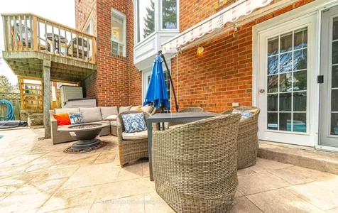 32 Farrow Crescent Ajax ON L1S 4W6