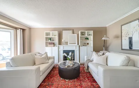 32 Farrow Crescent Ajax ON L1S 4W6