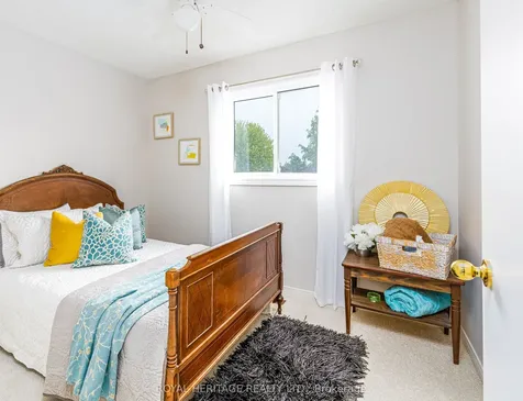 31 Flaxman Avenue Clarington ON L1C 4S5