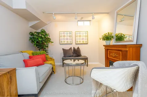 31 Flaxman Avenue Clarington ON L1C 4S5