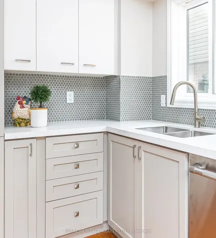 31 Flaxman Avenue Clarington ON L1C 4S5