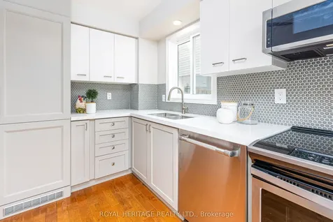 31 Flaxman Avenue Clarington ON L1C 4S5