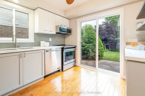 31 Flaxman Avenue Clarington ON L1C 4S5