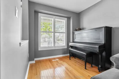 9 Rosemeadow Crescent Clarington ON L1B 1R3