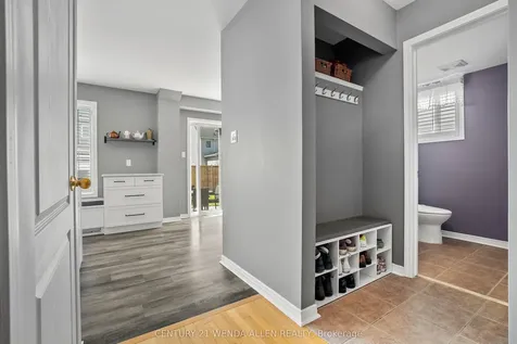 9 Rosemeadow Crescent Clarington ON L1B 1R3