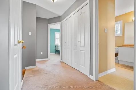 9 Rosemeadow Crescent Clarington ON L1B 1R3