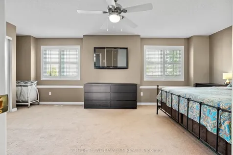 9 Rosemeadow Crescent Clarington ON L1B 1R3