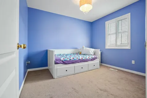 9 Rosemeadow Crescent Clarington ON L1B 1R3