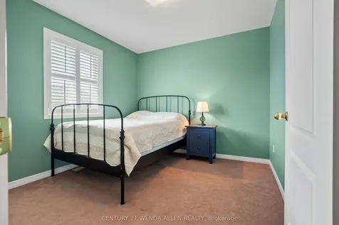 9 Rosemeadow Crescent Clarington ON L1B 1R3