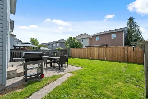 9 Rosemeadow Crescent Clarington ON L1B 1R3