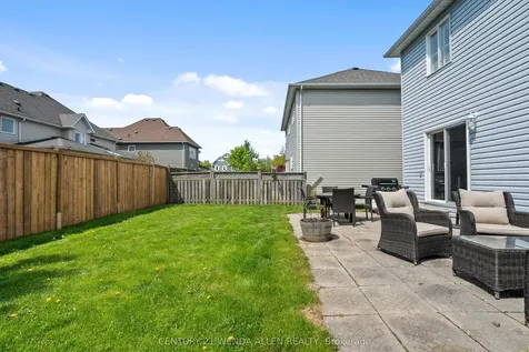 9 Rosemeadow Crescent Clarington ON L1B 1R3