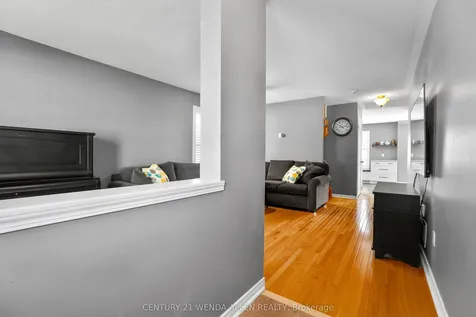 9 Rosemeadow Crescent Clarington ON L1B 1R3