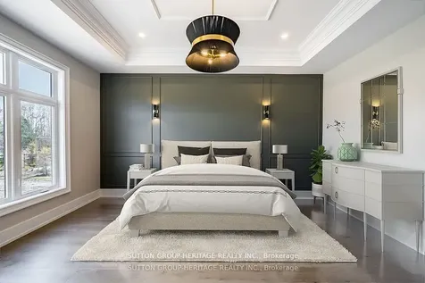 23 Dexshire Drive Ajax ON L1Z 0T8