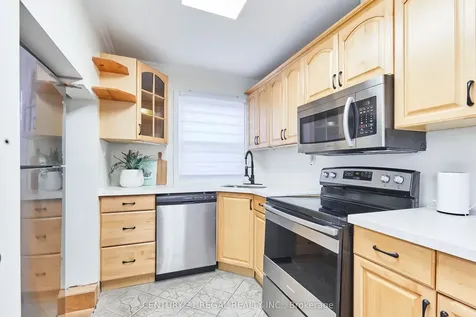 40 Cedar Street Ajax ON L1S 1V3