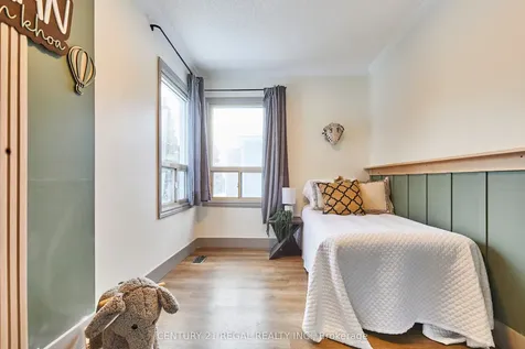 40 Cedar Street Ajax ON L1S 1V3