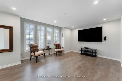 105 Stannardville Drive Ajax ON L1T 0M4