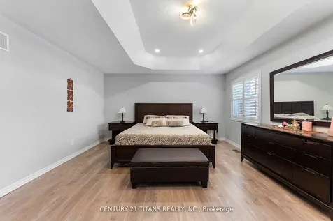 105 Stannardville Drive Ajax ON L1T 0M4