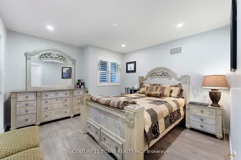 105 Stannardville Drive Ajax ON L1T 0M4