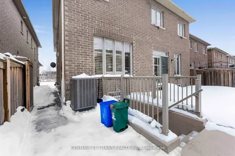 105 Stannardville Drive Ajax ON L1T 0M4