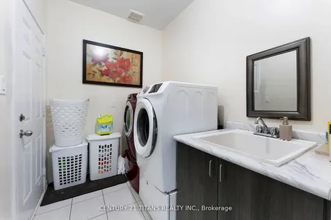 105 Stannardville Drive Ajax ON L1T 0M4