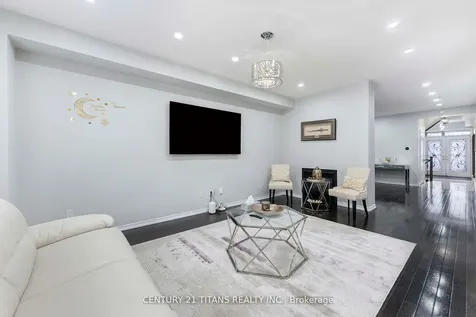 105 Stannardville Drive Ajax ON L1T 0M4