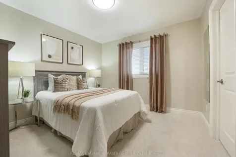 1402 Gord Vinson Avenue Clarington ON L1E 0H1