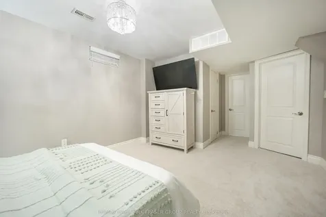 1402 Gord Vinson Avenue Clarington ON L1E 0H1