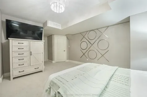 1402 Gord Vinson Avenue Clarington ON L1E 0H1