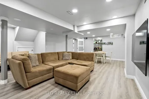 142 Southfield Avenue Clarington ON L1E 3K1