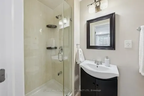 627 Sunset Boulevard Clarington ON L1B 1C9